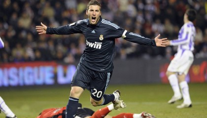 开云集团中国官网-亚冠卫冕冠军再次展现实力，轻松取胜，亚冠的冠军