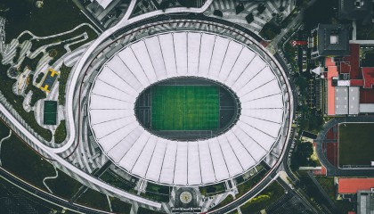 开云入口-美国骑手安德烈安·莱尔在巴黎奥运会上与“Helix”马匹共同参赛，尽管未能晋级，但表现出色。